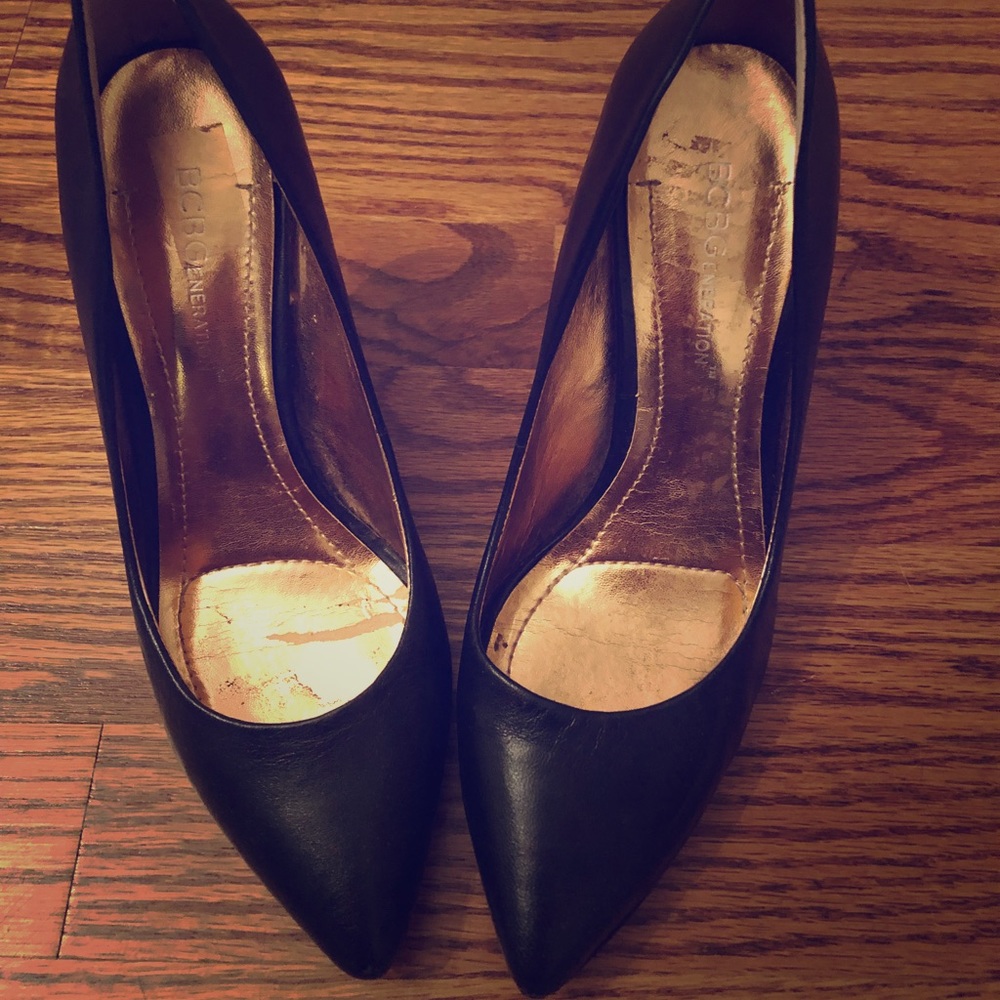 BCBG black pumps- size 6